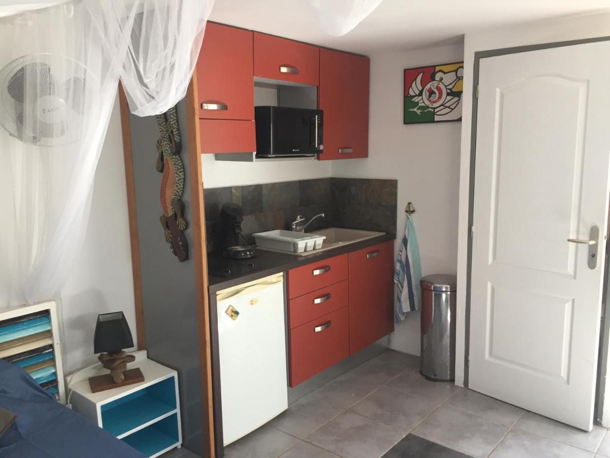 Studio Independant Dans Propriete Avec Piscine Et Wifi Apartment Saint-Gilles-les Bains Bagian luar foto